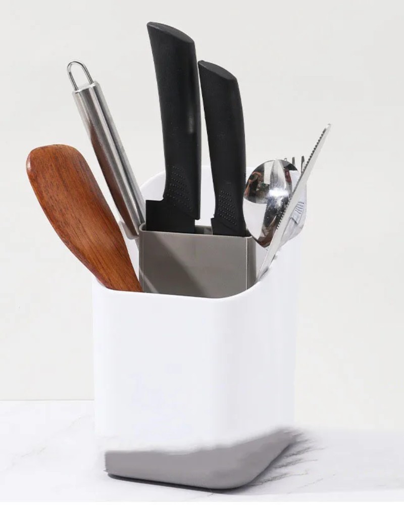 Suszarka do sztućców pojemna i praktyczna z ociekaczem