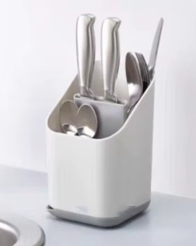 Suszarka do sztućców pojemna i praktyczna z ociekaczem