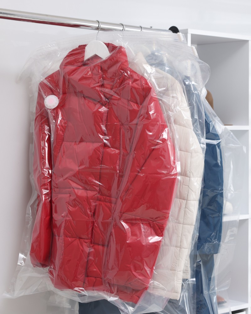 Worek próżniowy do szafy z wieszakiem na ubrania odzież 70x105