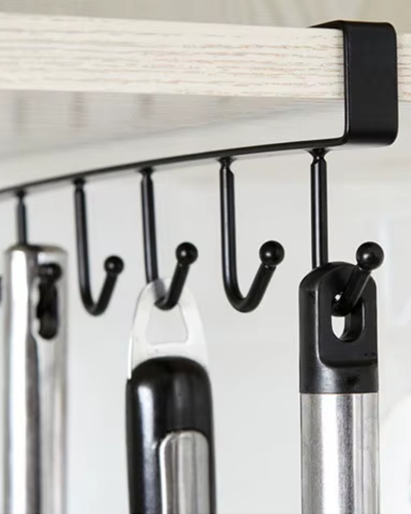 Wieszak kuchenny podwieszany czarny metalowy 6 haków