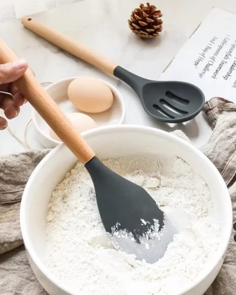 Zestaw przyborów kuchennych 12 elementów silikonowe + stojak