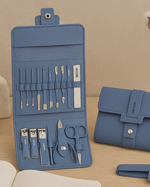 Zestaw do paznokci przybornik manicure pedicure etui cążki 16 elementów